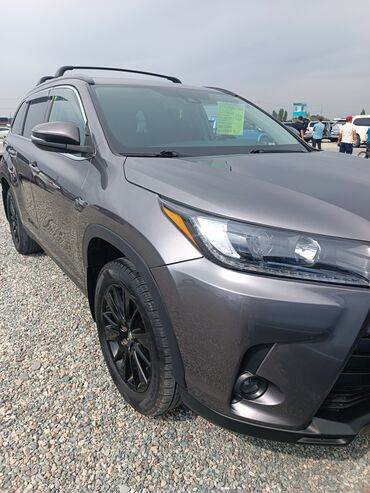 купить фронтальный погрузчик бу: Toyota Highlander: 2018 г., 3.5 л, Автомат, Бензин, Кроссовер