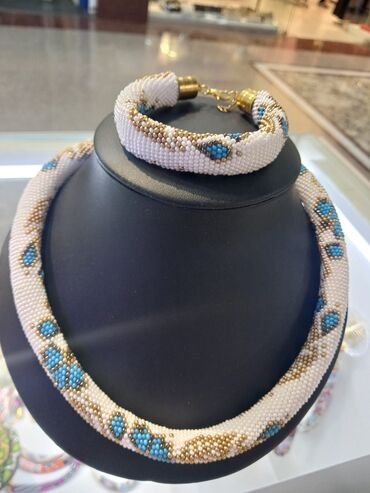 Bijuteriya dəstləri: Məhsul: Əl işi muncuq dəsti – boyunbağı və bilərzik - Dizayn — 12