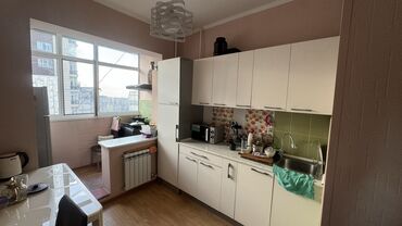 бокс для малярки: 3 комнаты, 68 м², 106 серия, 8 этаж, Косметический ремонт