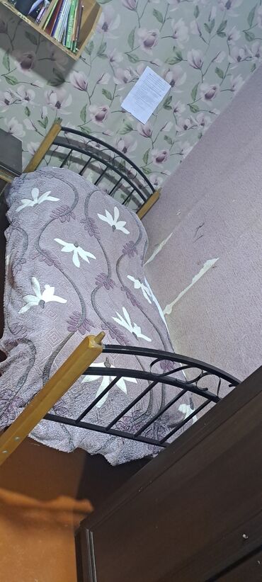 пружины для кровати: Б/у, Односпальная кровать, Без подьемного механизма, С матрасом, Без выдвижных ящиков