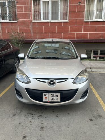 Mazda: Mazda 2: 2013 г., 1.5 л, Вариатор, Бензин, Хэтчбэк