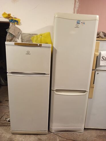 Soyuducular: İşlənmiş 2 qapılı Indesit Soyuducu Satılır, rəng - Ağ, Dolab içi
