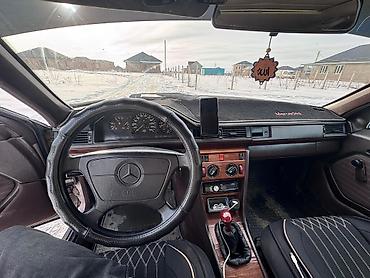 Mercedes-Benz: Mercedes-Benz W124: 1993 г., 2 л, Механика, Бензин, Седан — 8