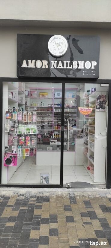 аренда помещений под кафе бар: Hazır biznes satılır. Nərimanov Life centrin girishinin yani. 9 kv.m