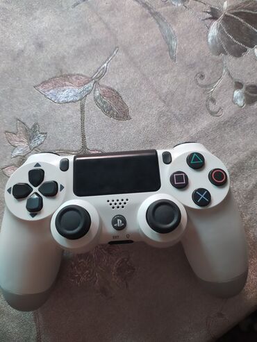 игровые наушники с микрофоном: Беспроводной геймпад для PlayStation (форм-фактор DualShock 4), цвет