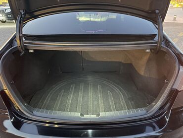 Hyundai: Hyundai Elantra: 2 l | 2016 il Sedan — 17