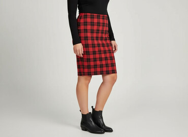 spódnice woskowana czarne: Women`s skirt, size XL