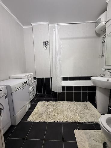 Посуточная аренда квартир: 3 комнаты, Душевая кабина, Постельное белье, Кондиционер — 5