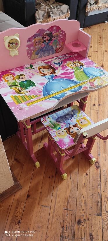 Uşaq masaları: Qız üçün, Yazı masası, Dördbucaq masa, Stullar ilə