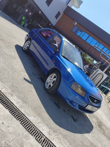 авто машина сатып алуу: Hyundai Accent: 2003 г., 1.5 л, Механика, Бензин, Седан