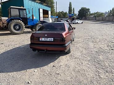 панорама на спринтер: Volkswagen Vento: 1993 г., 1.8 л, Механика, Бензин, Седан — 4