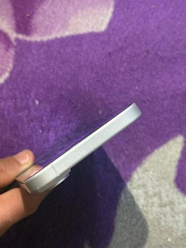 Apple iPhone: IPhone 16, Б/у, 128 ГБ, Белый, Чехол, 91 % — 5