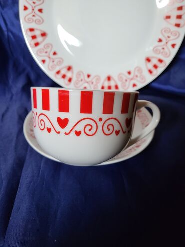 Kuhinjski setovi: Porcelanski nov set,servis za 4 osebe. Servis fabricki za 4 na lalafo.rs — 8 Kuhinjski setovi: Porcelanski nov set,servis za 4 osebe. Servis fabricki za 4 — 8