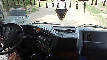 Тягачи: Тягач, Volvo, 2002 г., Самосвал — 2