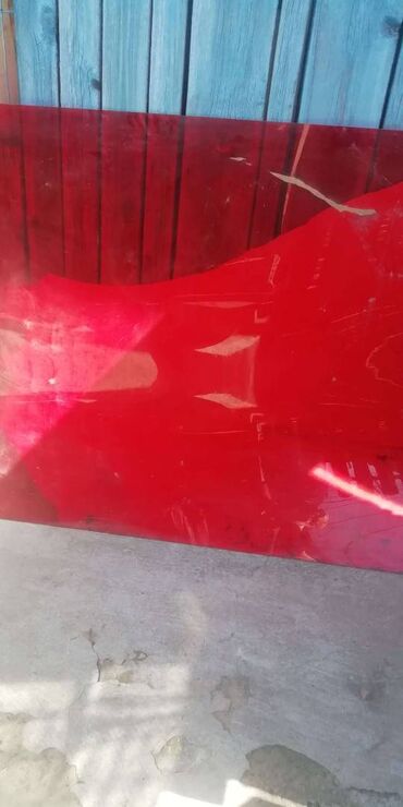стойка для рекламы: Продам орг. стекло. Красное размер: 180 см на 130 см. Толщина 3 мм