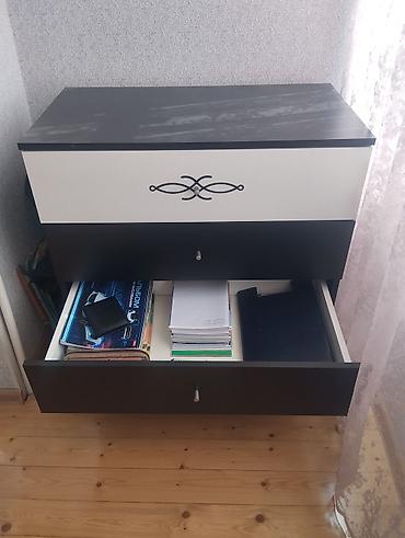 defter qelem: Qara-ağ rəngli çekmecəli komod - Klassik dizayn: yuxarı panel və üç — 3
