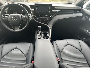 4 vd: Toyota Camry: 2022 г., 2.5 л, Автомат, Бензин, Седан — 7