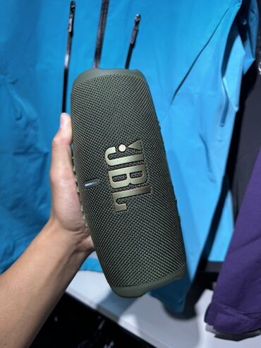 Динамики и колонки: Портативная Bluetooth‑колонка JBL (серия Charge 5, цвет