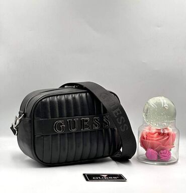 šarene torbe: Shoulder bag, Guess