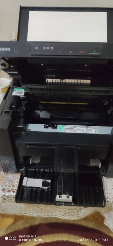 printerlər satışı: Lazerniy printer Canon i-SENSYS MF3010 üçü birində əla vəziyətdə. Heç