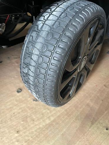 4 təkərli ateme: Uşaq üçün elektrikli Land Rover avtomobili 2x2 4x4. Amarzatorludu — 3