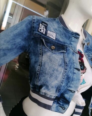 Ostale jakne, kaputi, prsluci: Predivna teksas jakna
Vel S
Kao nova
Uvoz Turska — 7