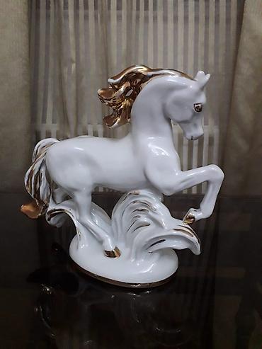 Статуэтка "Конь". Фарфор, золочение. СССР, ЛФЗ, 1956 год lalafo.az -da Статуэтка "Конь". Фарфор, золочение. СССР, ЛФЗ, 1956 год
