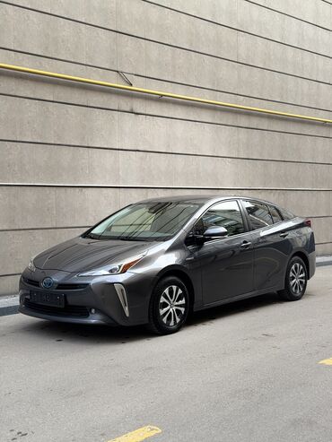 Toyota: Toyota Prius: 2019 г., 1.8 л, Автомат, Гибрид, Седан