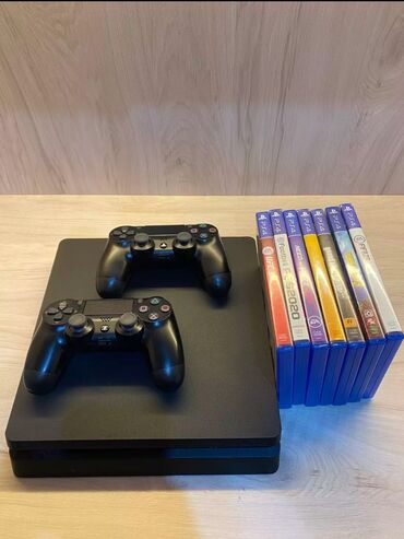 PS4 (Sony PlayStation 4): PS4 slim 500gb
В идеальном состоянии 
В комплекте 4 геймпада и 7 игр