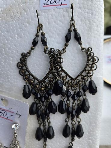 Ostalo: Minđuše 200 i 300 din — 2