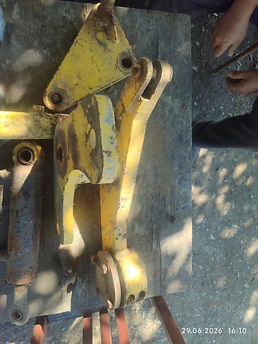 traktor ehtiyat: 5 tonluq asfalt kəsən qolu — 4
