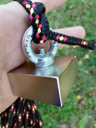 Proizvodi od rolovanog metala, metalni kanali: -Cena magneta je po komadu i u milimetrima . -Magneti kod mene su — 8