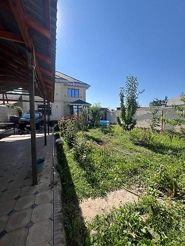 Продажа коттеджей и домов: 🏡 **Продается 2-этажный дом в ж/м Ала-Тоо-1!** ✨ **200 м² | 5 соток | at lalafo.kg — 22 Продажа коттеджей и домов: 🏡 **Продается 2-этажный дом в ж/м Ала-Тоо-1!** ✨ **200 м² | 5 соток | — 22