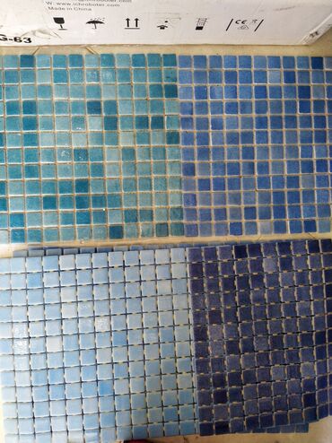 Plitə işləri: Mavi rəng çaları olan bu mozaik plitələr hovuzların, hamam otaqlarının