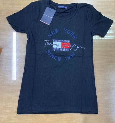 Majice kratkih rukava: Zenske majice
S.m.l
1800 — 6