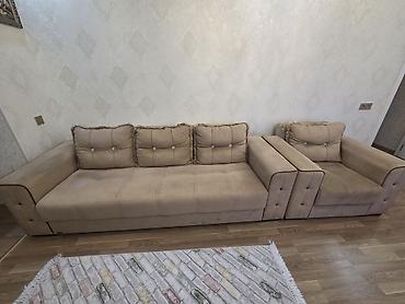 Divan iki kreslo desti satılır.her üçü bazalıdı,açılandı.seliqeli,az