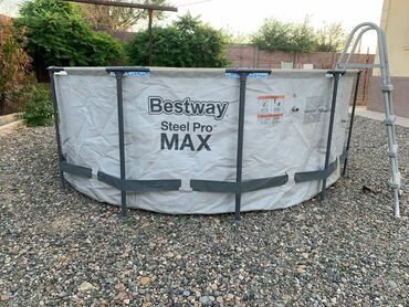 мишка форма: Бассейн Beastway без дырок!!!!Без Заплаток!!!Состояние очень