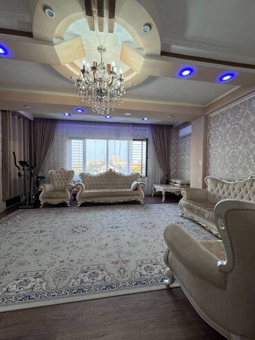 Продажа квартир: 3 комнаты, 109 м², 3 этаж