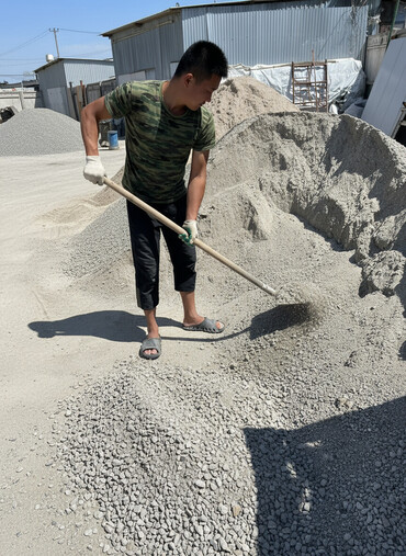 щебень карабалта: Эленген шагыл, Пайдубал үчүн, Чекене, Дүңүнөн, Портер, Камаз, Хово