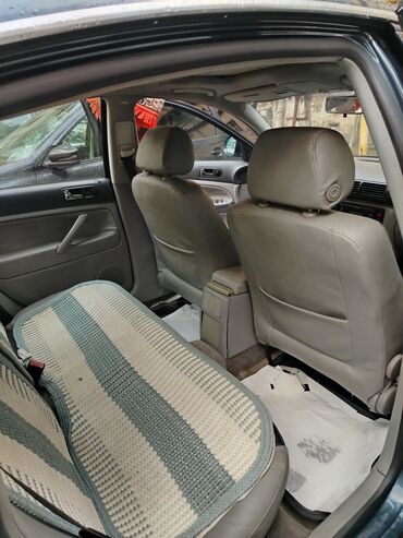 Volkswagen: Volkswagen Passat: 1.8 l | 2004 il Sedan — 10