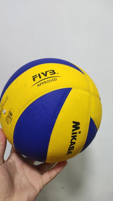 сколько стоит кожаный мяч: Оригинальный мяч для волейбола от mikasa™ MVA330 продам за 800 сомов