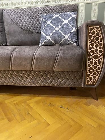 Divanlar: Qonaq otağı üçün şık divan - Rəng: tünd bozumtul (taupe). - Material — 5
