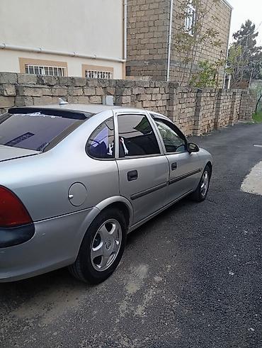 2005 kia sephia: Opel Vectra: 1.8 l | 1998 il 2000388 km Sedan — 4