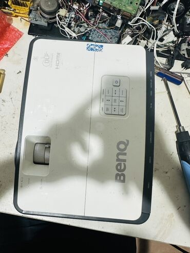 Lampalar: Projektor lampaları və AV receiver Təsvir: - Şəkillərdə müxtəlif — 178