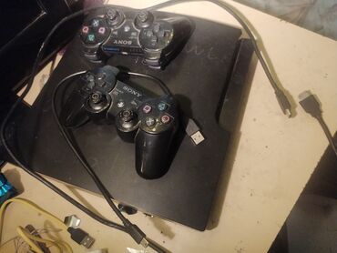 купить плейстейшен 4 бишкек: Продам PlayStation 3 в комплекте кабель для питания джойстиков 2