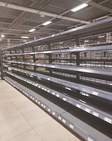 Торговое оборудование: Витрины, стеллажи, полки торговые металлические б/у, полка магазинная — 7