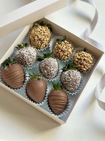 Кондитерские изделия, сладости: Клубника в шоколаде — наборы в подарочных коробках. - Свежая крупная — 1