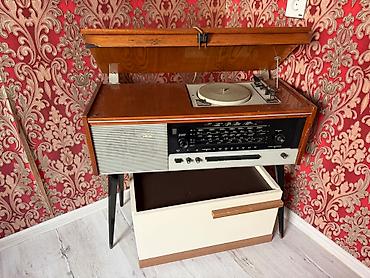 Retro musiqi məstəsi – radiola və vinil pleyerli mebel-komplekt -