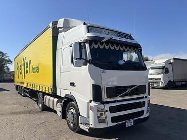 дом на колёсах: Тягач, Volvo, 2002 г., Тентованный — 1