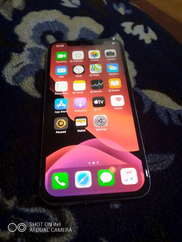 ayfon 5j: IPhone X, 64 GB, Qara